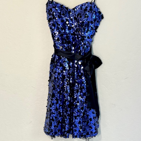 WAY IN Navy Sequin Sweetheart Strapless Mini Dress Size 3 Juniors - Picture 1 of 5